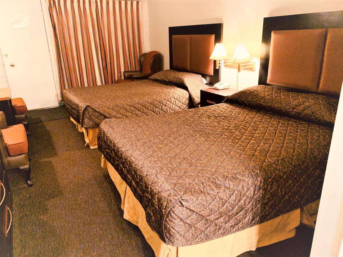 YYC Red Carpet Inn & Suites מראה חיצוני תמונה